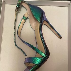 Jessica Simpson heel